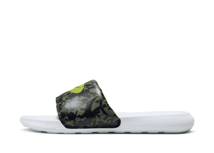 Nike Victori One Print Slides in Green