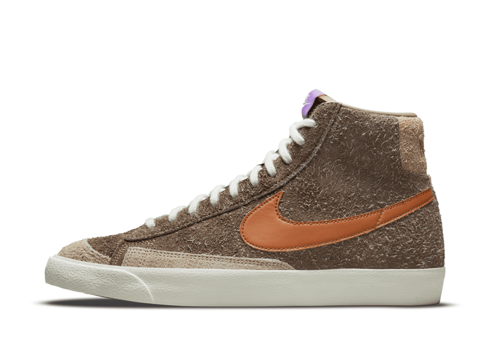 Nike Blazer Mid '77 Premium Basketball Shoes in Brown