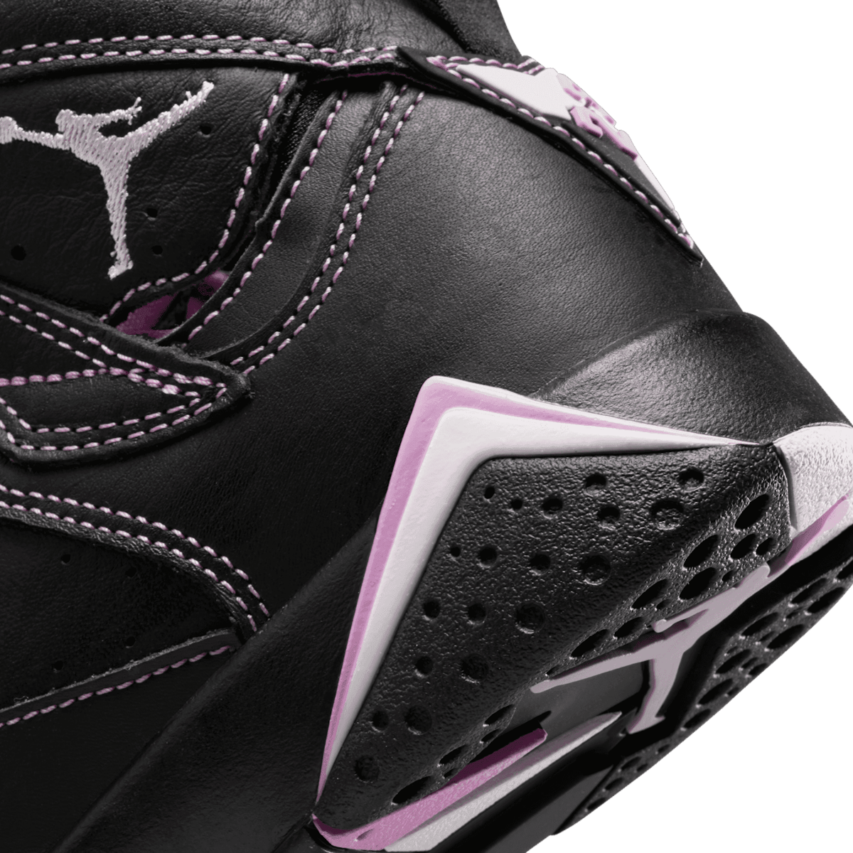 Air Jordan 7 Retro Barely Grape (GS) Angle 5