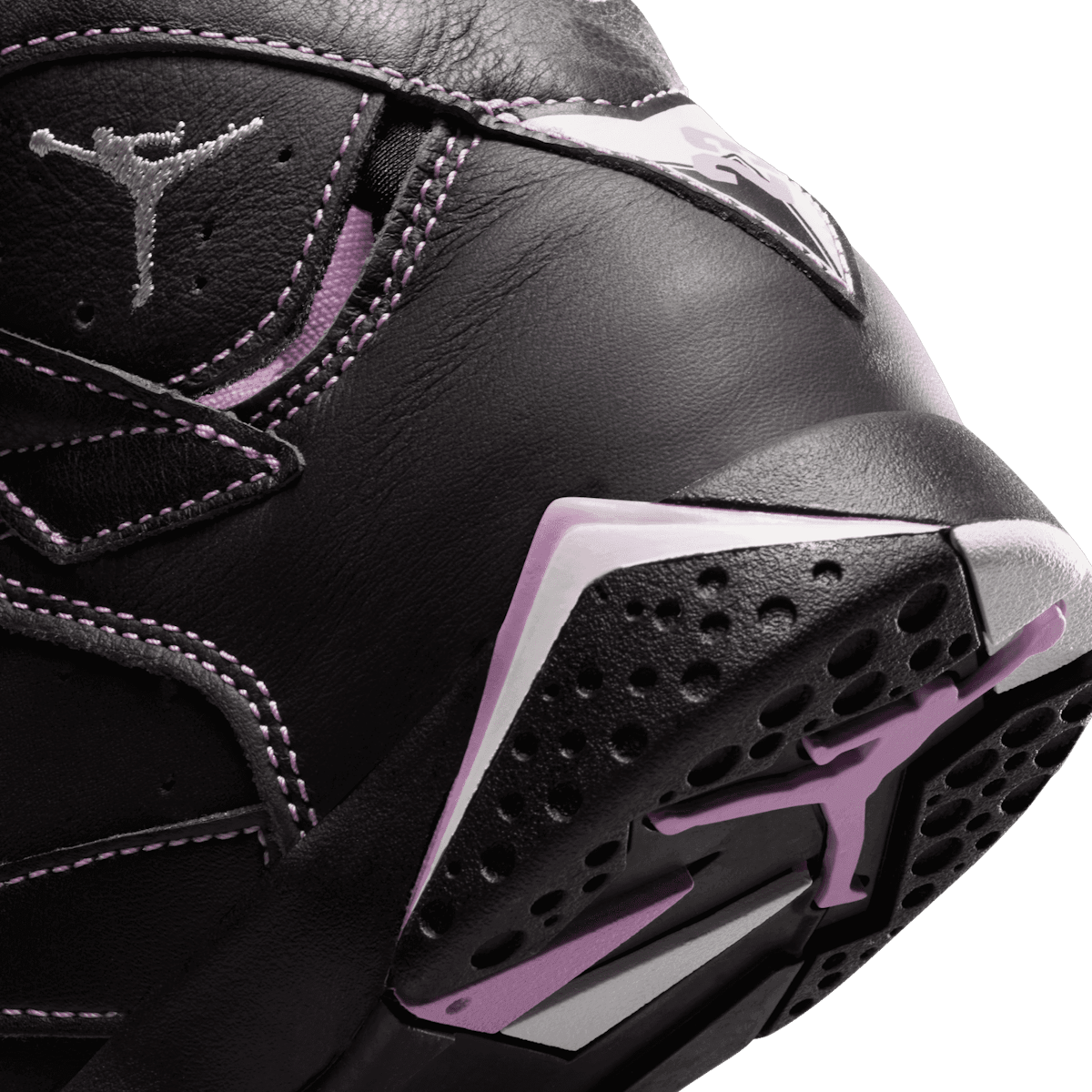 Air Jordan 7 Retro Barely Grape (PS) Angle 5