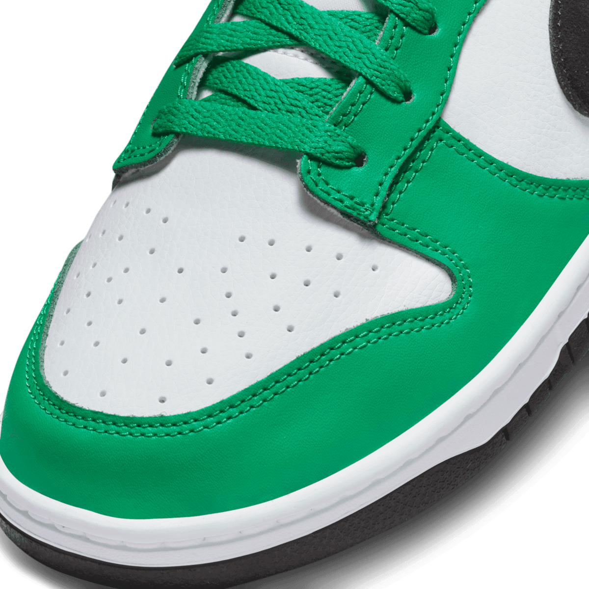 Nike Dunk Low Celtics Angle 4