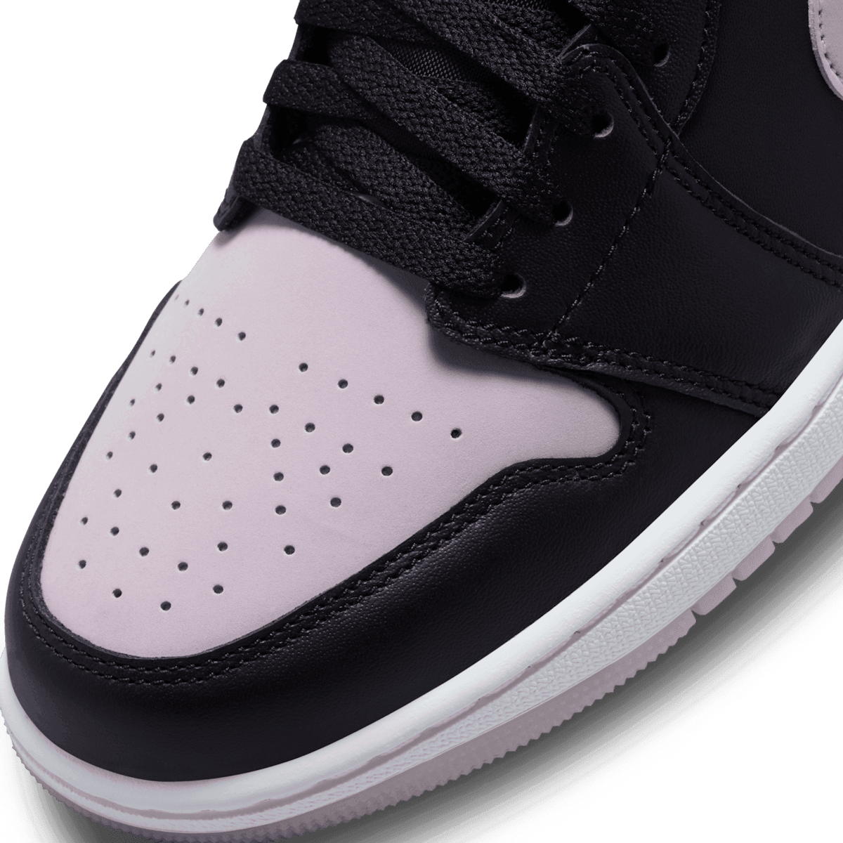 Air Jordan 1 Low SE Black Iced Lilac Angle 4
