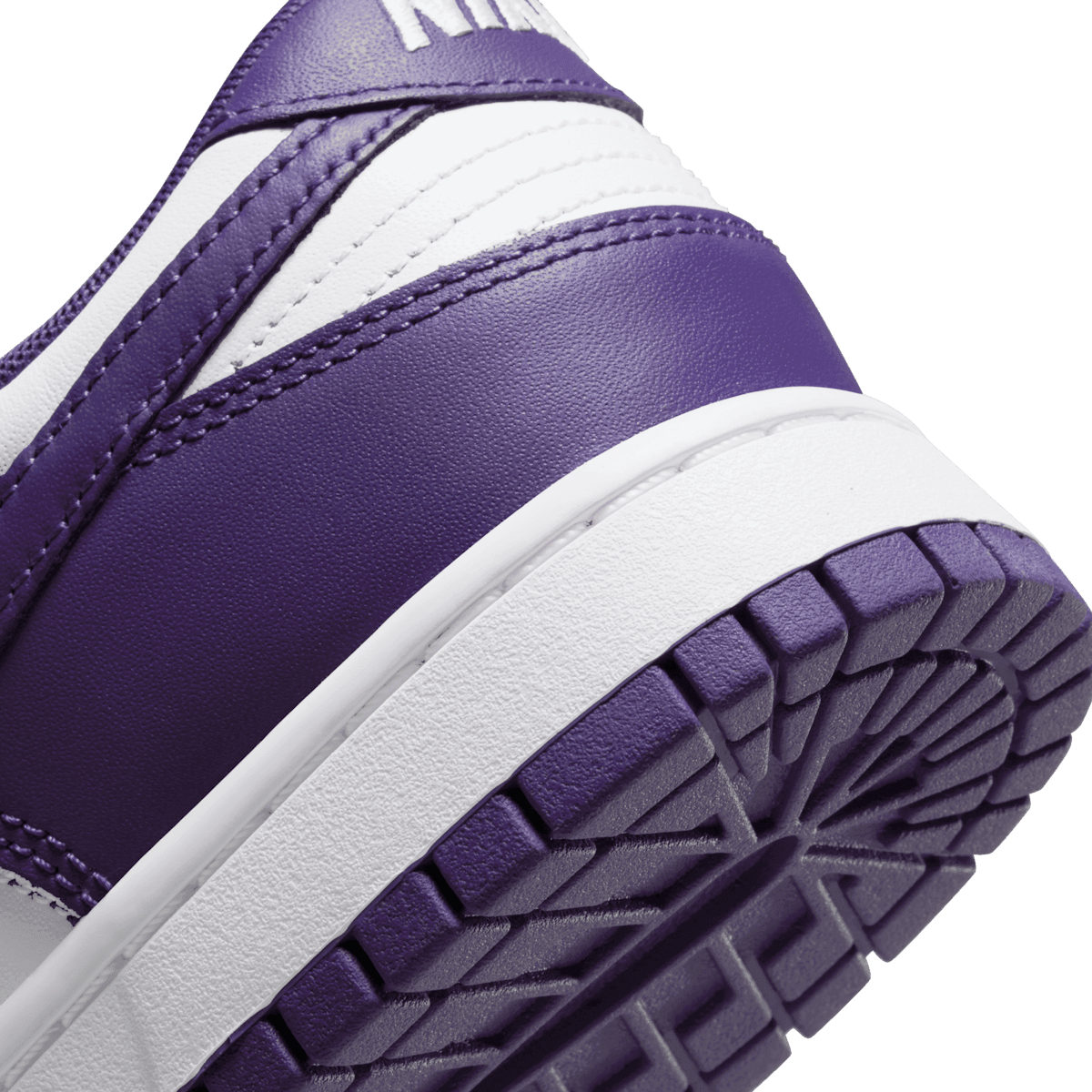 Nike Dunk Low Court Purple Angle 5