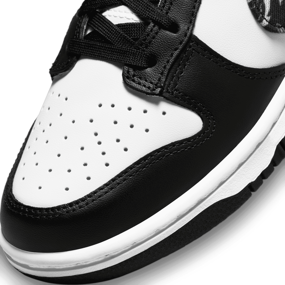 Nike Dunk Low Black Paisley (W) Angle 4