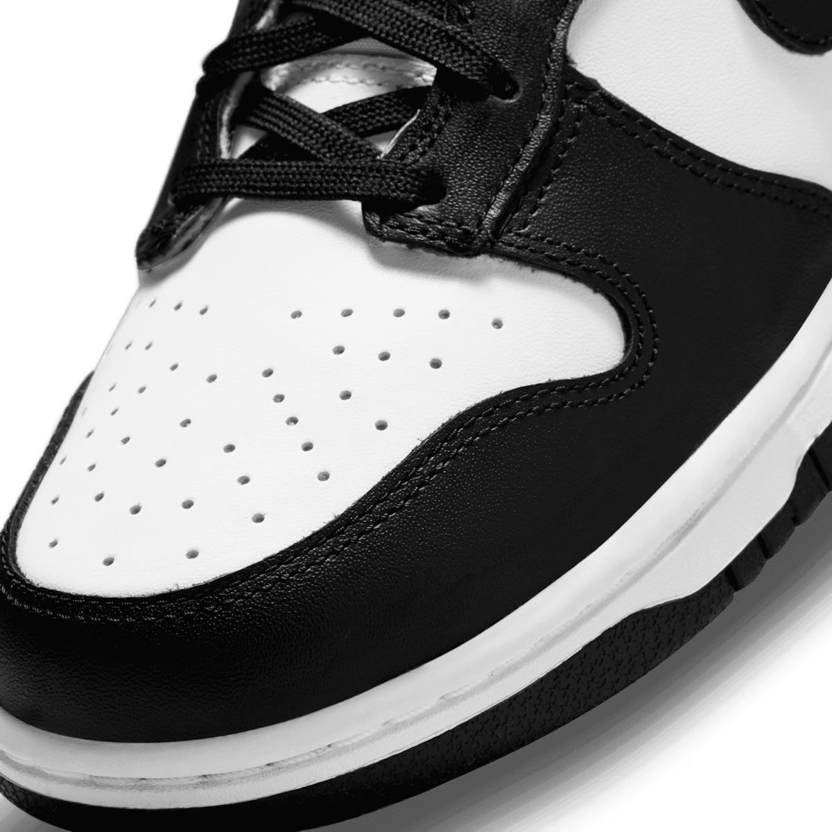 Nike Dunk High Black White (W) Angle 5