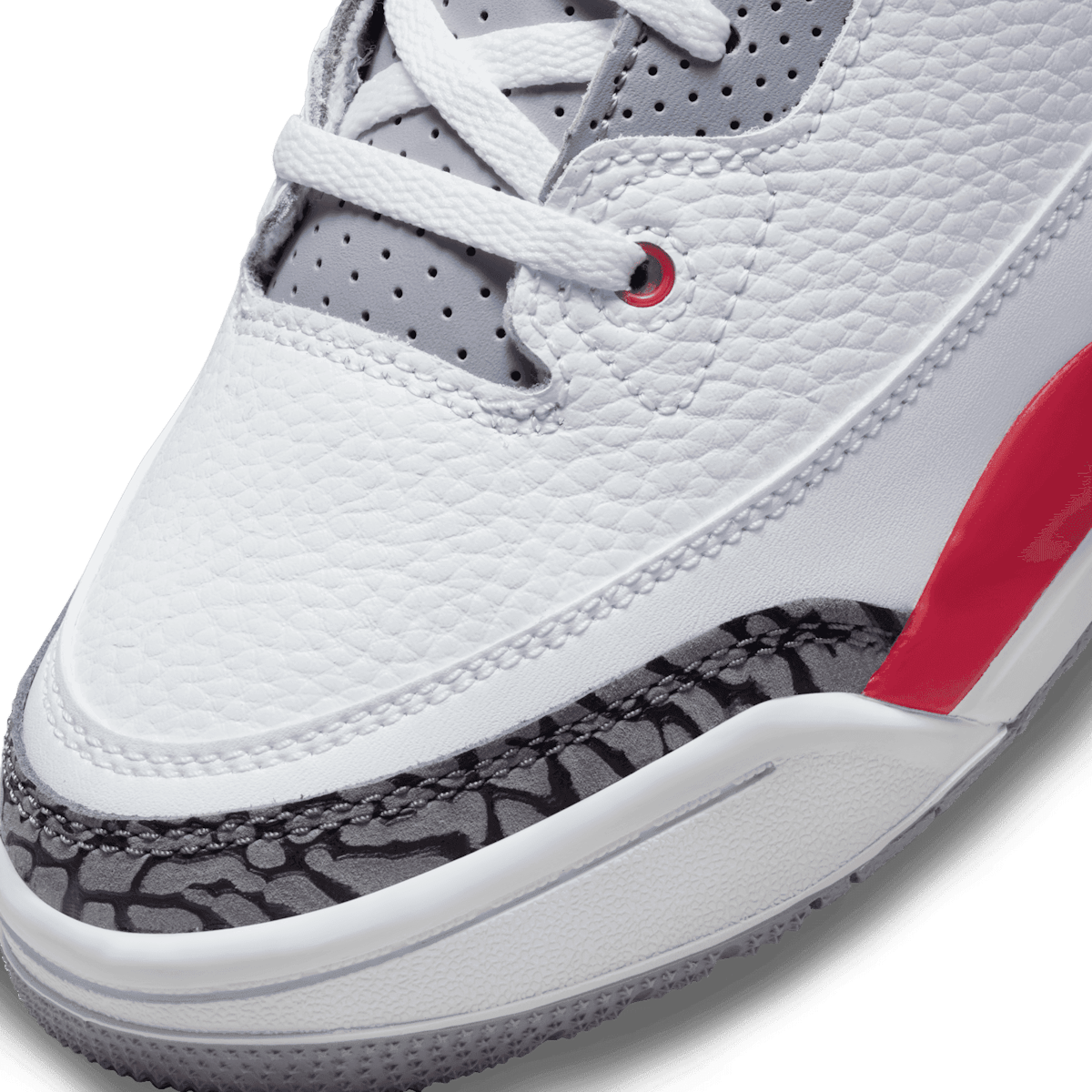 Air Jordan 3 Retro Fire Red (2022) (PS) Angle 4