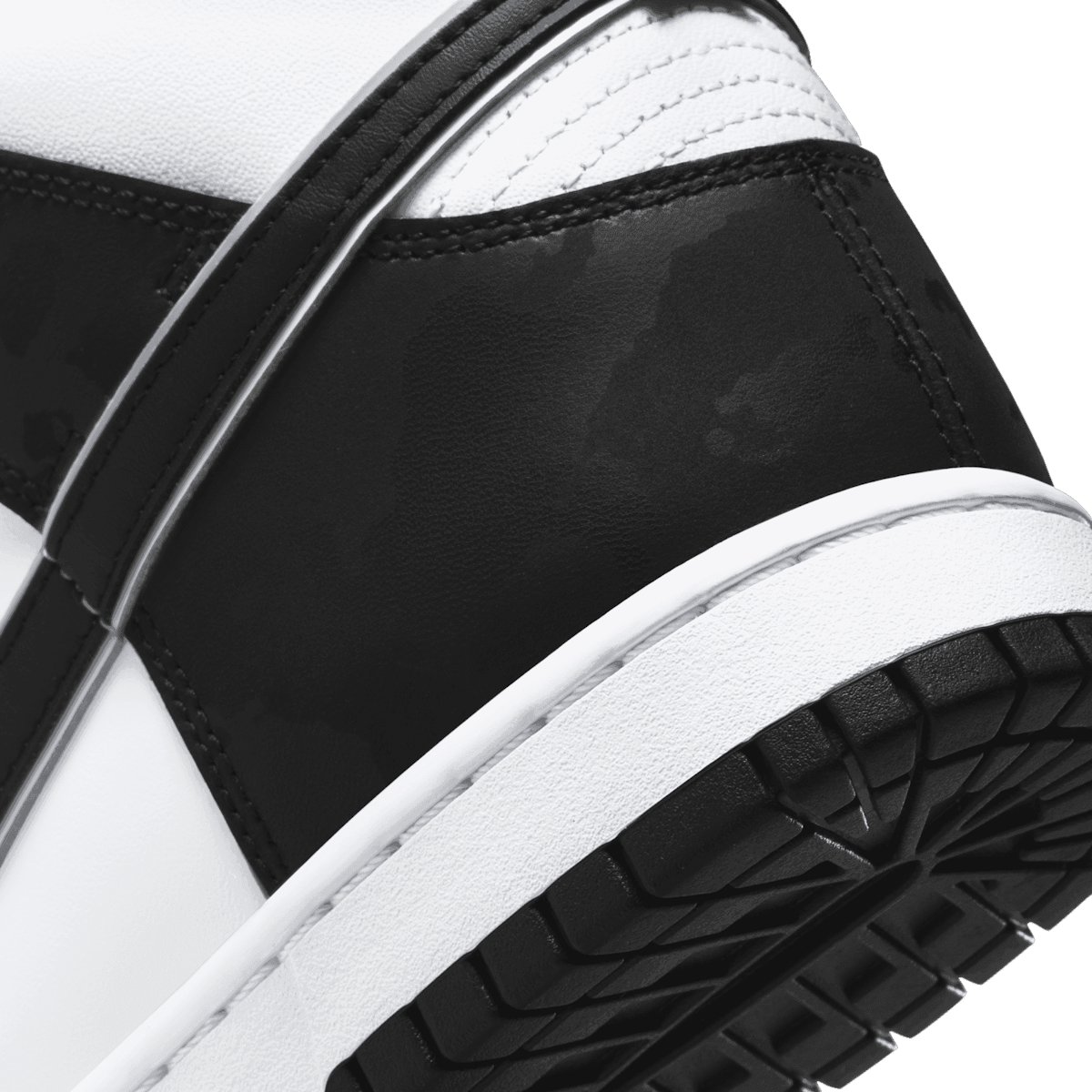 Nike Dunk High White Black Angle 5