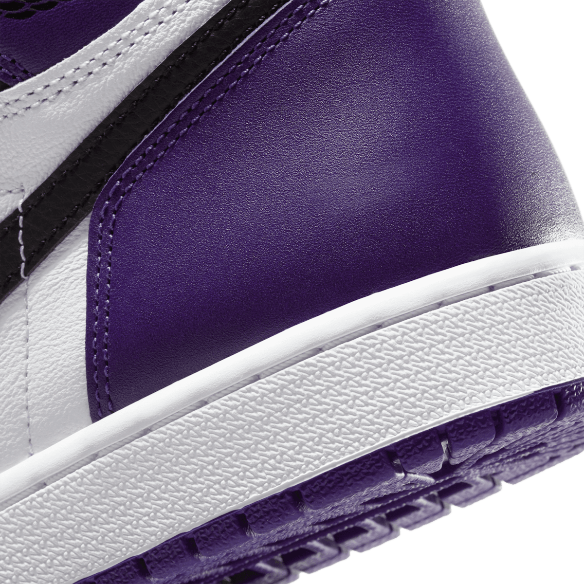 Jordan 1 Retro High Court Purple White Angle 5