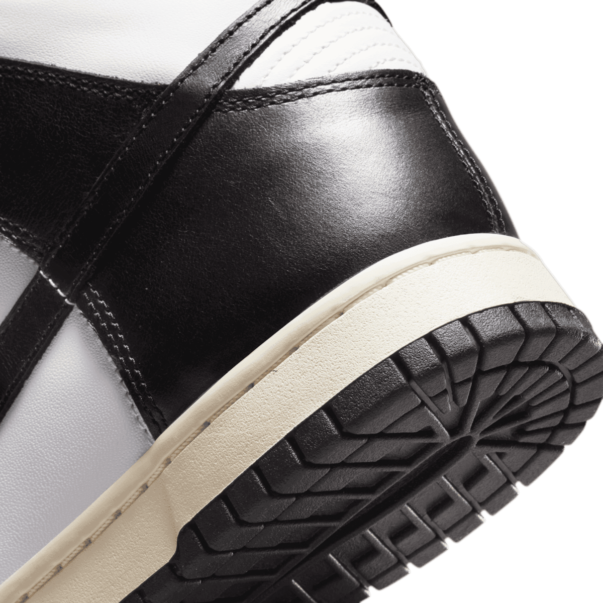 Nike Dunk High Vintage Black (W) Angle 5