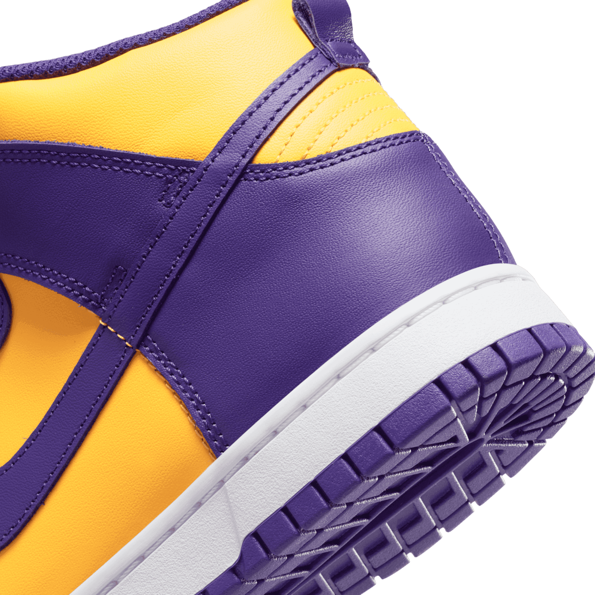 Nike Dunk High Lakers Angle 5