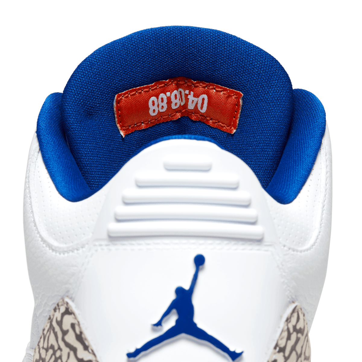 Jordan 3 Retro Knicks Angle 4