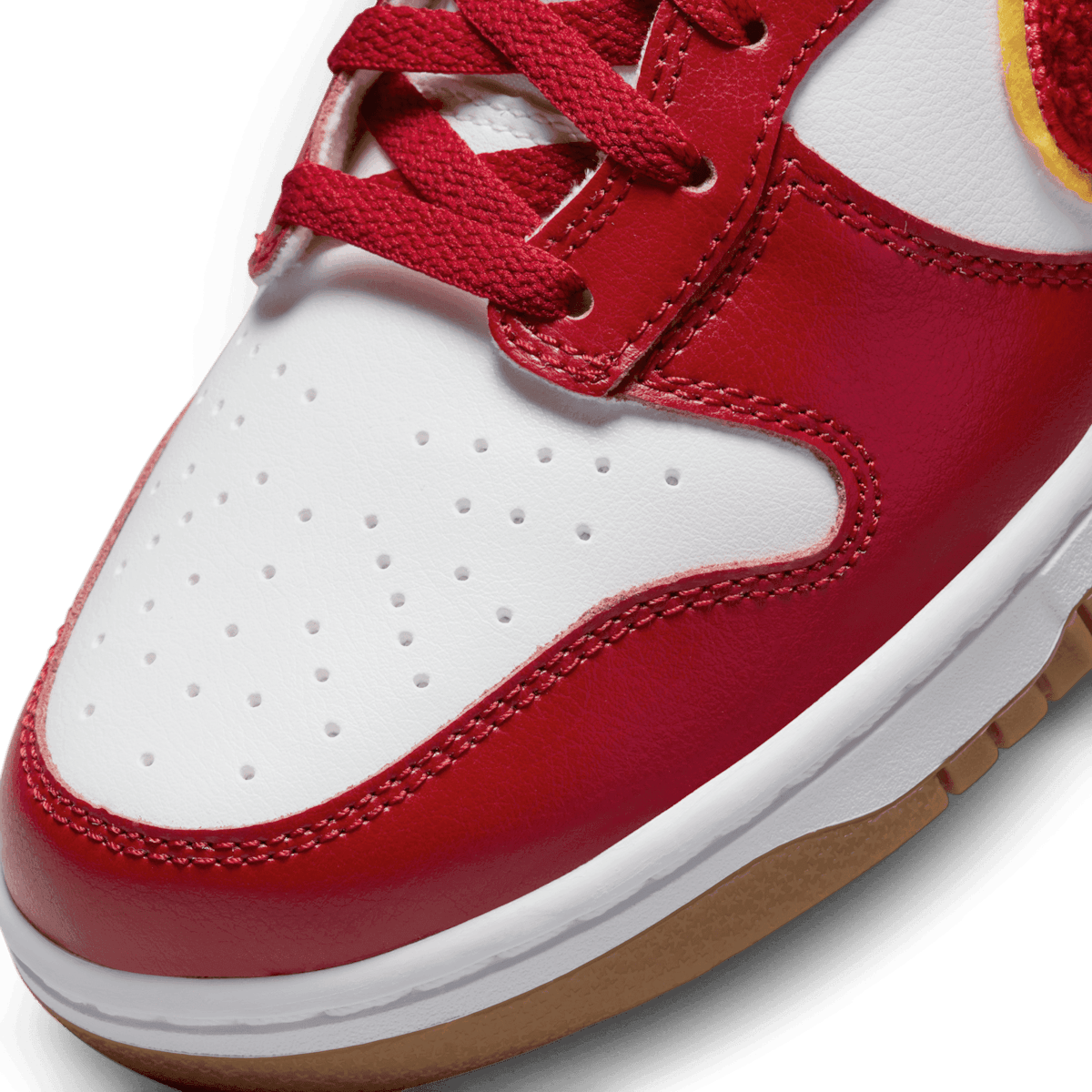 Nike Dunk High Chenille Swoosh Gym Red Angle 4
