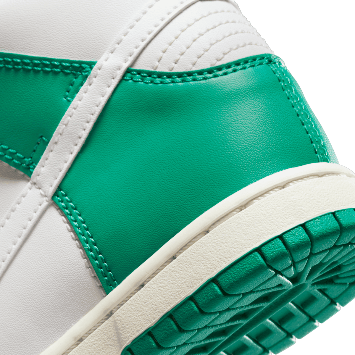 Nike Dunk High Phantom Stadium Green (PS) Angle 5