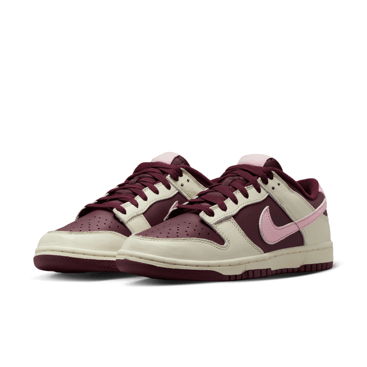 Nike Dunk Low Valentine’s Day (2023) Angle 2