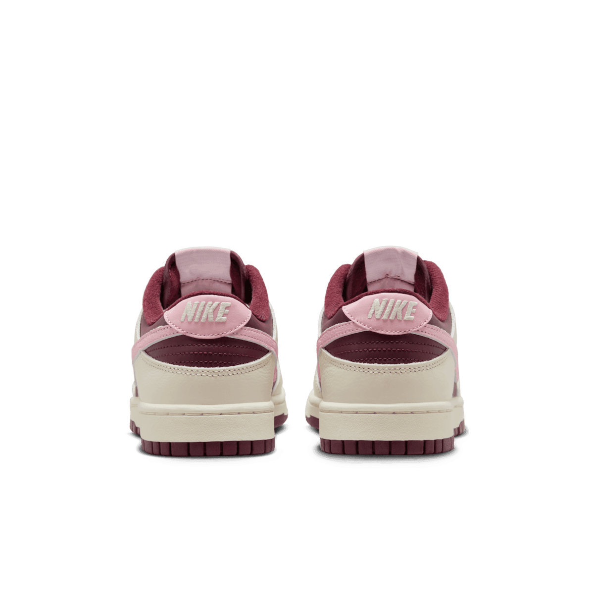 Nike Dunk Low Valentine’s Day (2023) Angle 3