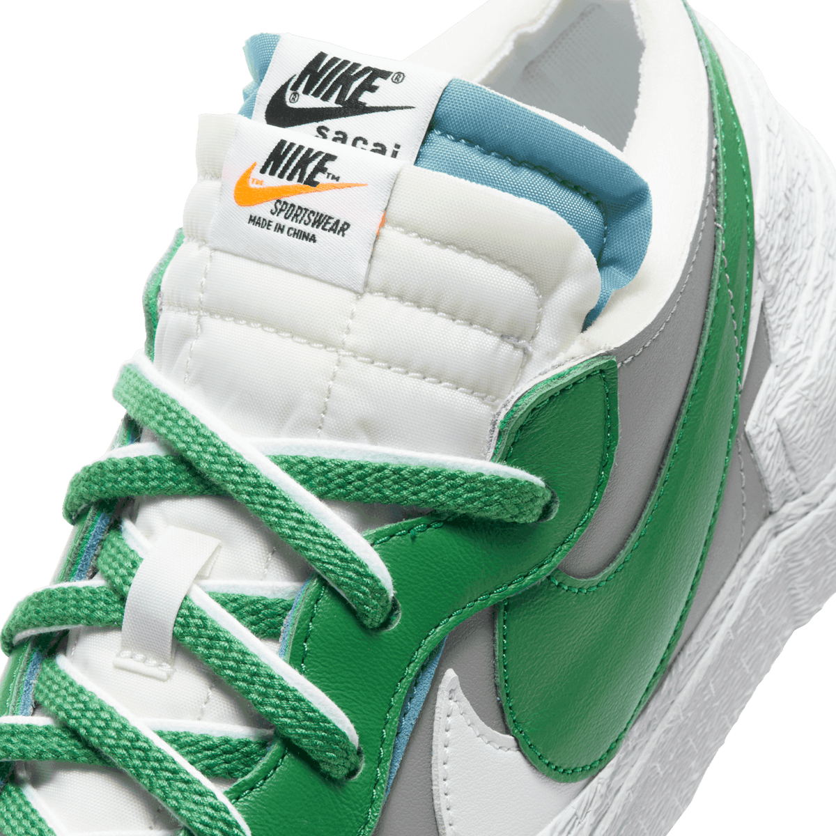Nike Blazer Low sacai Medium Gray Classic Green Angle 6