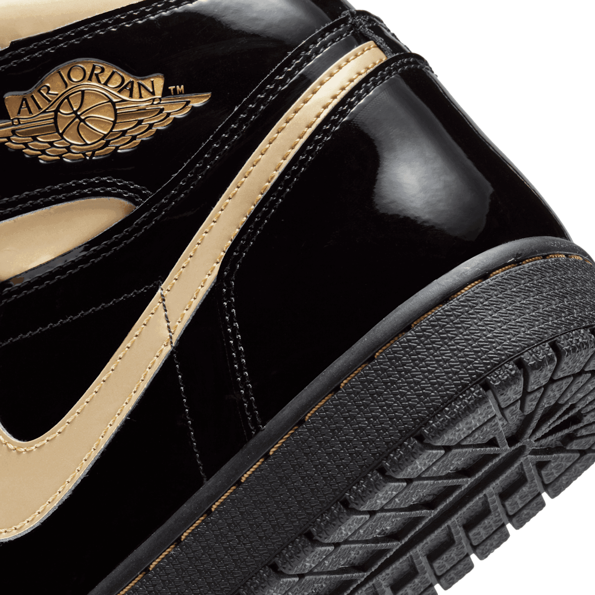 Air Jordan 1 Retro High Black Metallic Gold - 555088-032 Raffles